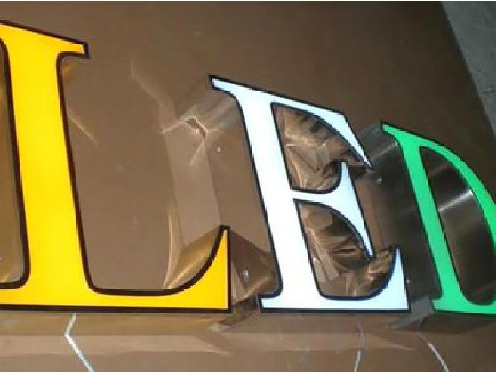 萍乡介绍LED招牌的基础知识。